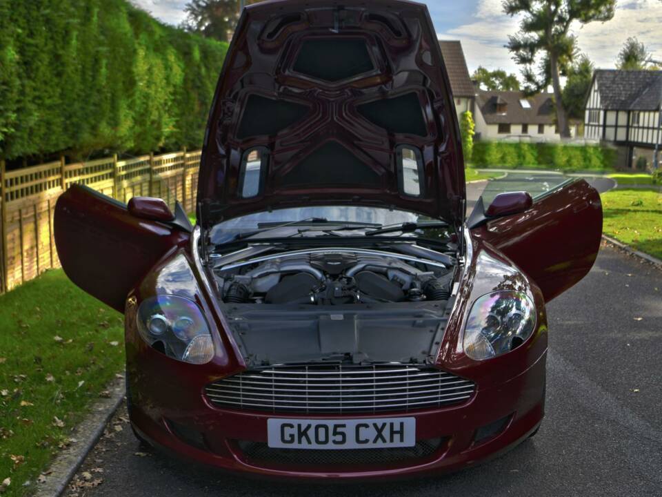 Bild 21/50 von Aston Martin DB 9 (2005)