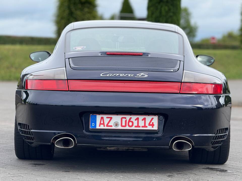Image 7/42 de Porsche 911 Carrera 4S (2003)