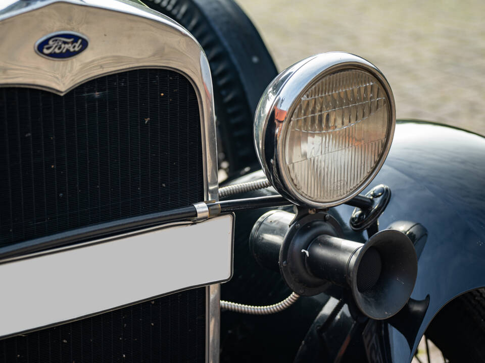 Image 8/40 of Ford Model A (1930)