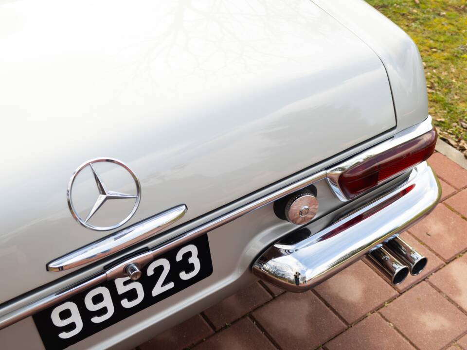 Image 2/20 de Mercedes-Benz 230 SL (1965)