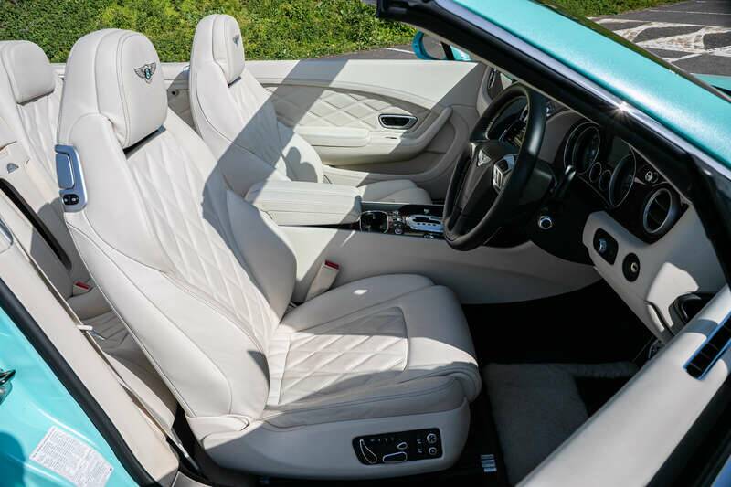 Image 27/38 of Bentley Continental GTC V8 (2013)