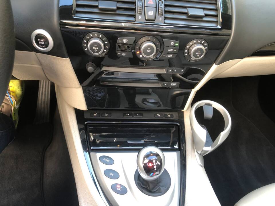 Bild 13/22 von BMW M6 (2006)