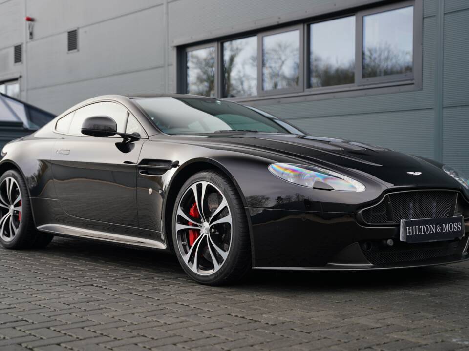 Afbeelding 25/50 van Aston Martin V12 Vantage S (2018)