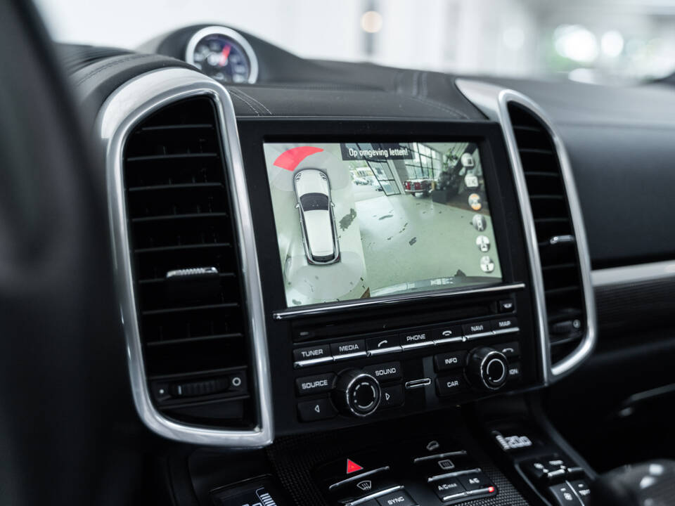Bild 16/39 von Porsche Cayenne GTS (2016)