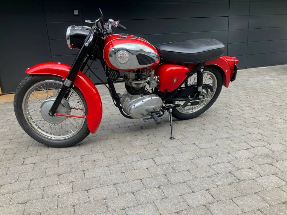 Immagine 5/7 di BSA B 40 (1963)
