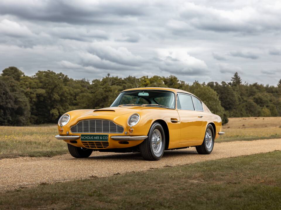 Bild 2/62 von Aston Martin DB 6 Mk II (1970)