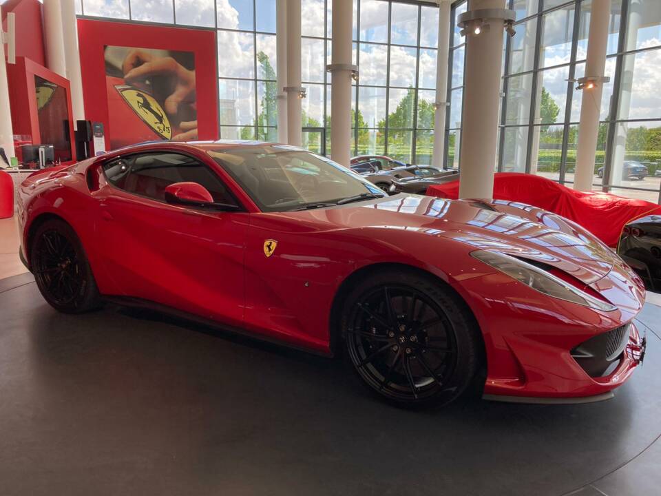 Imagen 3/7 de Ferrari 812 Superfast (2018)