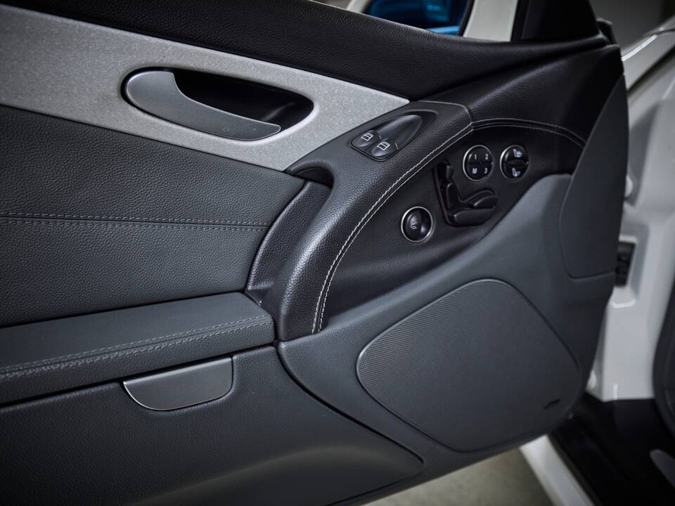 Image 55/99 de Mercedes-Benz SL 55 AMG (2005)