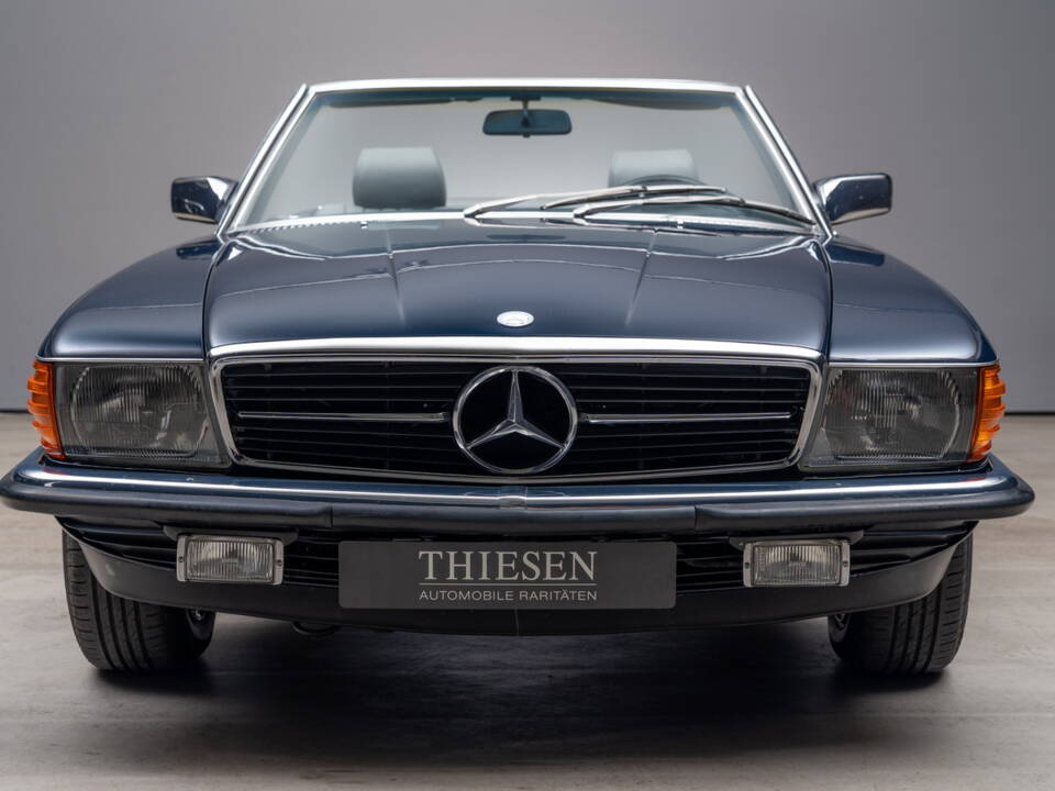 Image 20/24 of Mercedes-Benz 500 SL (1983)