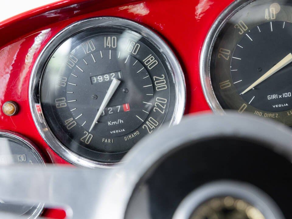Image 12/39 of Alfa Romeo 2000 Spider (1960)