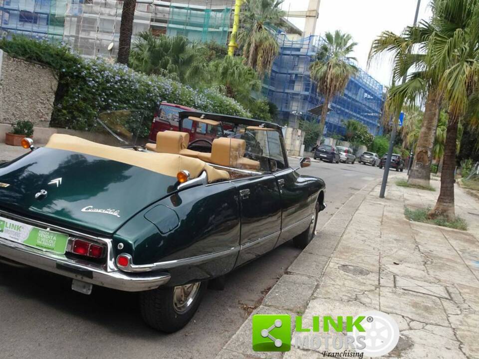 Image 3/21 of Citroën DS 21 (1972)