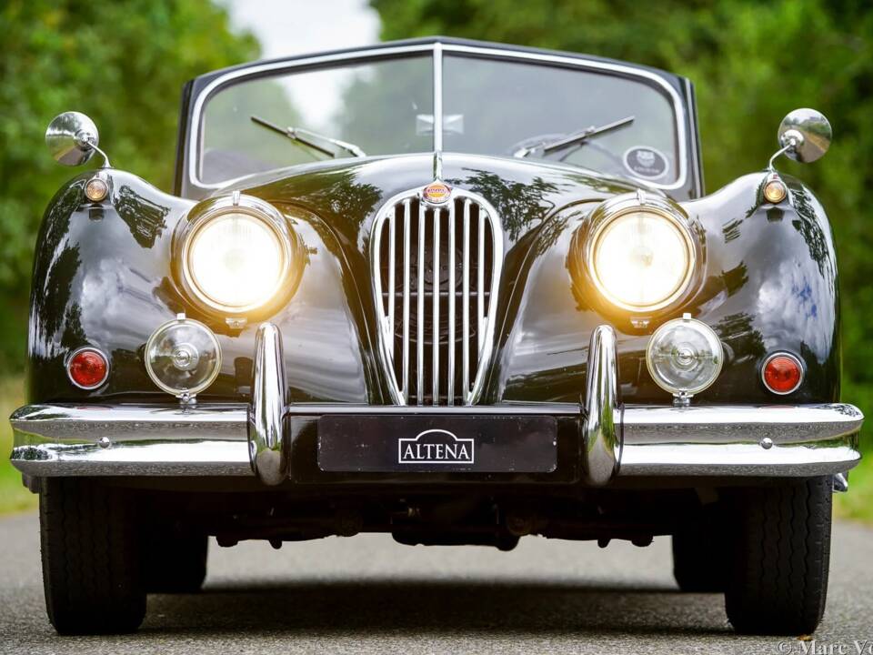 Afbeelding 2/59 van Jaguar XK 140 SE DHC (1955)