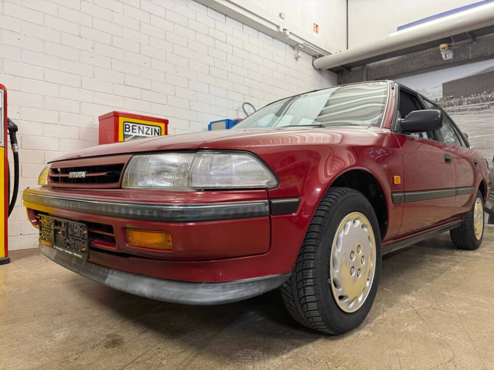 Immagine 2/15 di Toyota Carina 2 (1992)