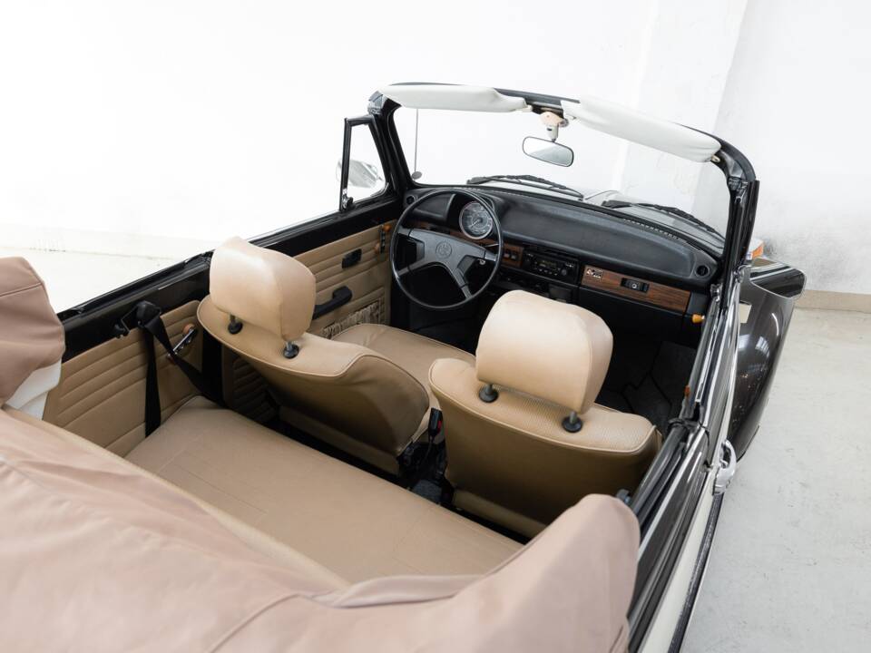Bild 20/32 von Volkswagen Käfer 1303 LS (1978)