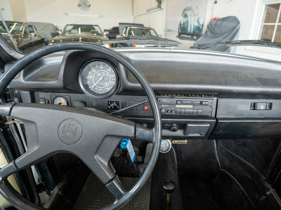 Image 20/34 of Volkswagen Beetle 1303 (1973)