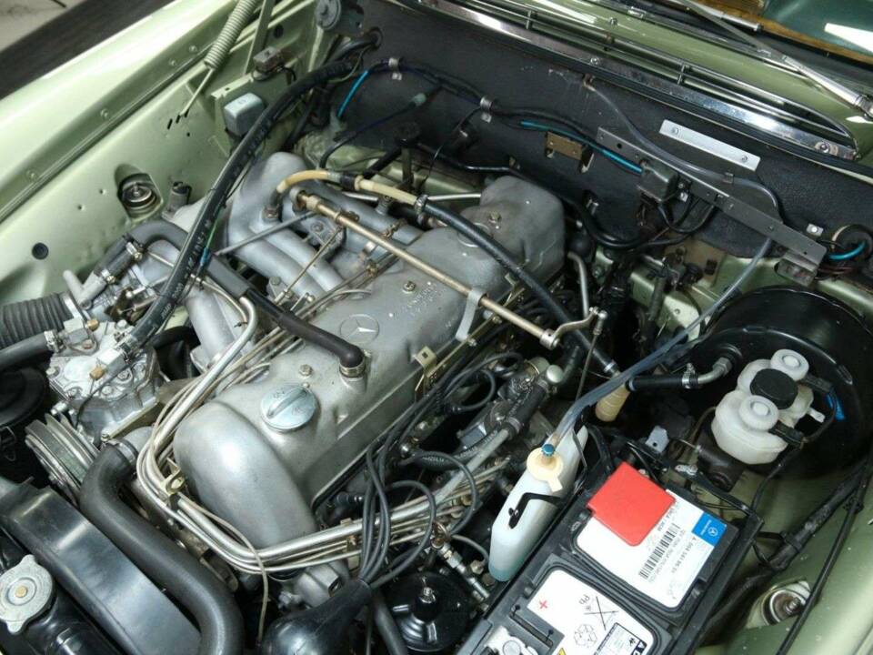 Image 26/30 of Mercedes-Benz 280 SE (1970)
