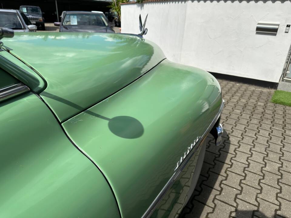 Image 2/82 of Packard Deluxe (1950)
