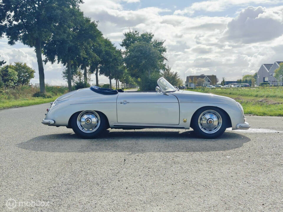 Immagine 7/29 di Volkswagen Maggiolino Speedster (1967)