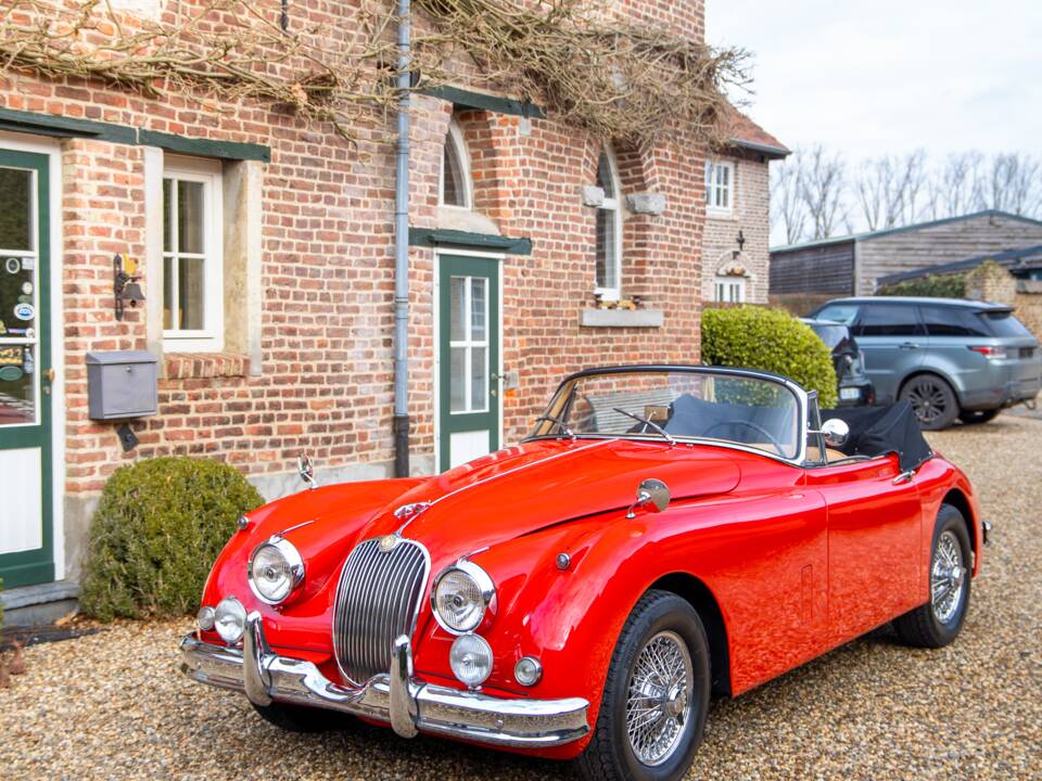 Image 2/10 of Jaguar XK 150 3.8 S DHC (1959)