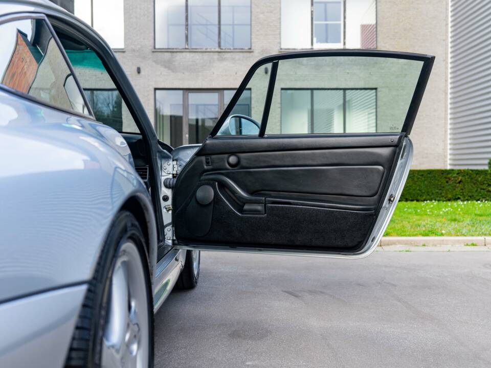 Bild 21/33 von Porsche 911 Carrera 4S (1996)