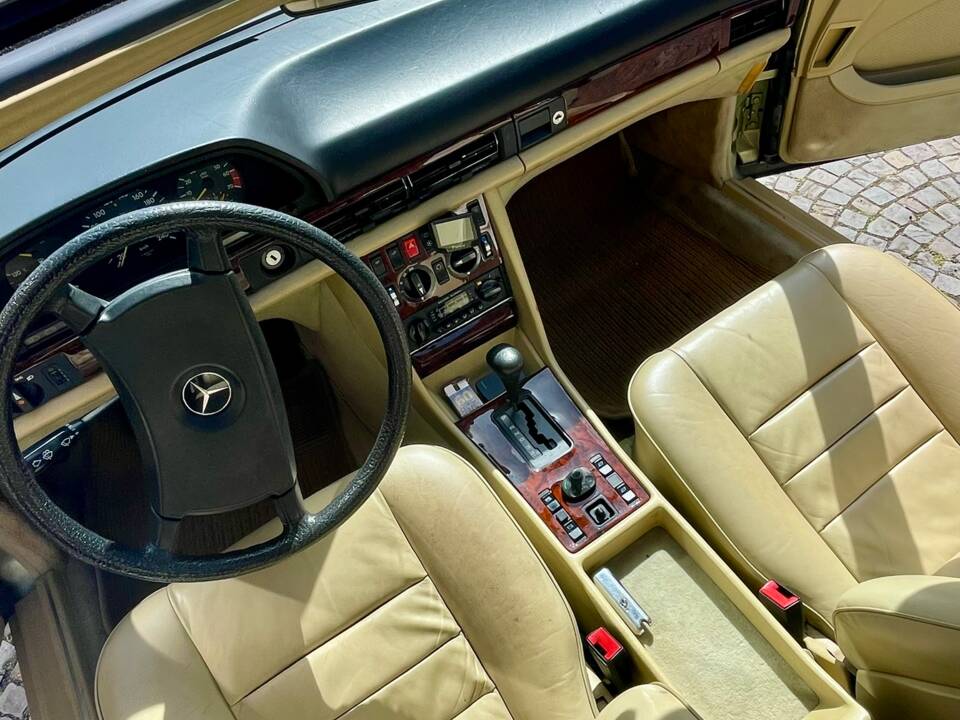 Bild 46/65 von Mercedes-Benz 380 SEC (1983)