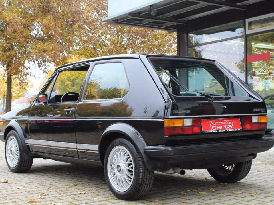 Image 2/14 of Volkswagen Golf Mk I GTI 1.8 (1983)