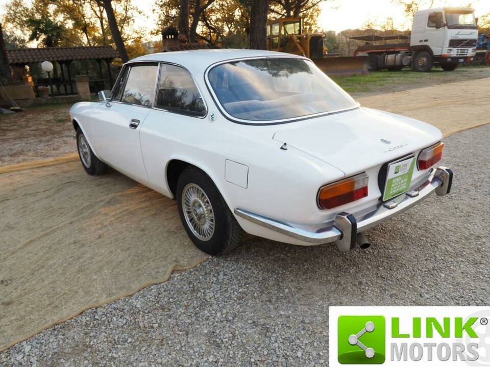 Afbeelding 7/10 van Alfa Romeo 2000 GT Veloce (1972)