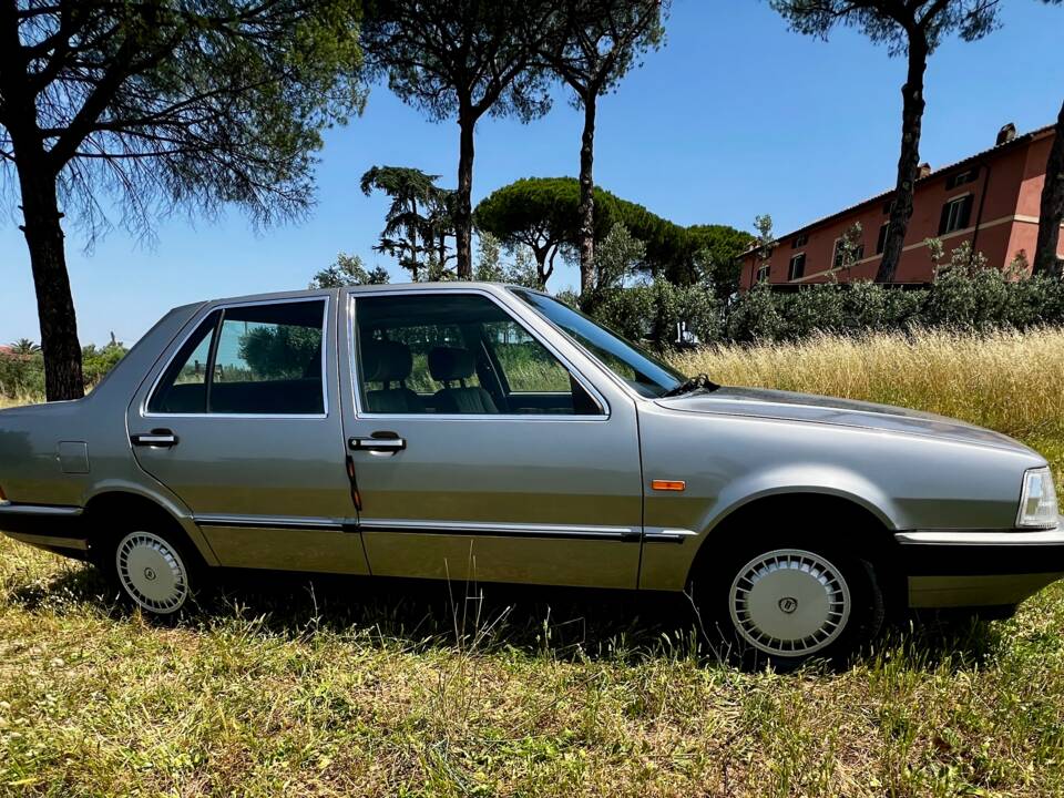 Afbeelding 6/81 van Lancia Thema I.E. (1986)