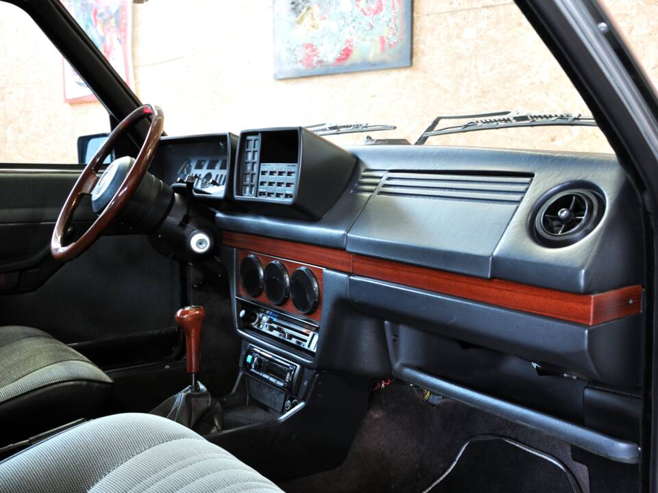 Image 44/49 of Alfa Romeo Alfetta 2.0 (1983)