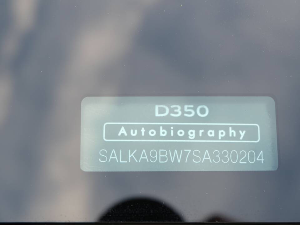 Image 33/61 of Land Rover Range Rover D350 (2025)