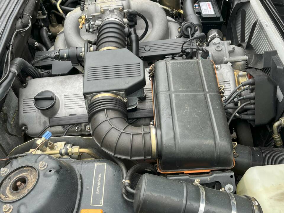 Immagine 22/22 di BMW 635 CSi (1989)