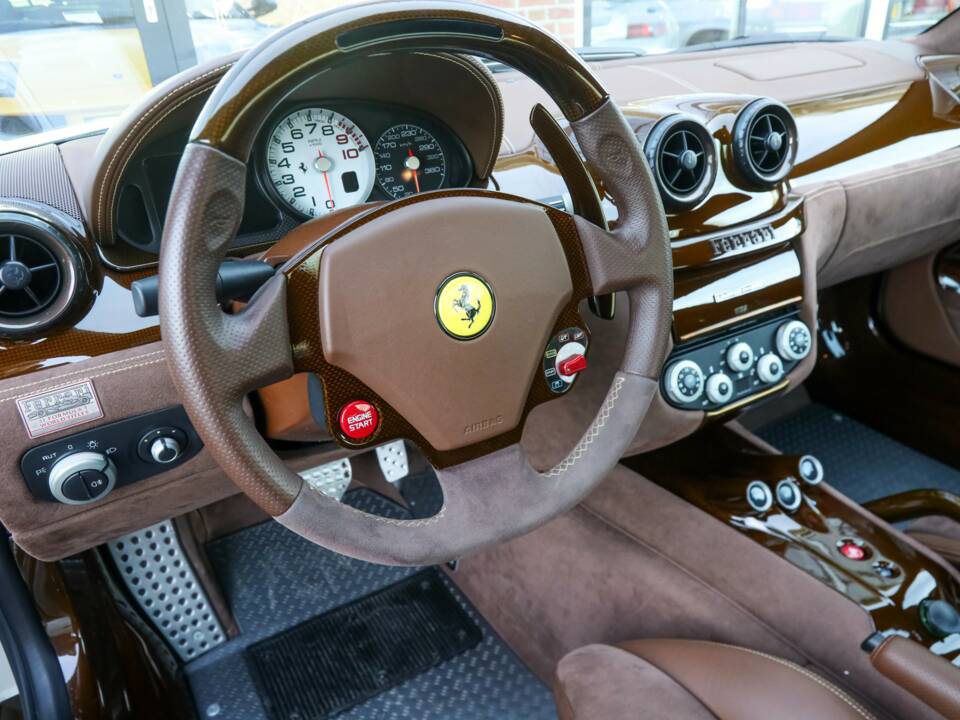 Image 14/50 de Ferrari 599 GTO (2011)