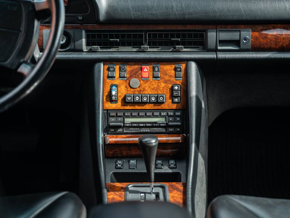 Image 33/91 of Mercedes-Benz 560 SEL (1990)