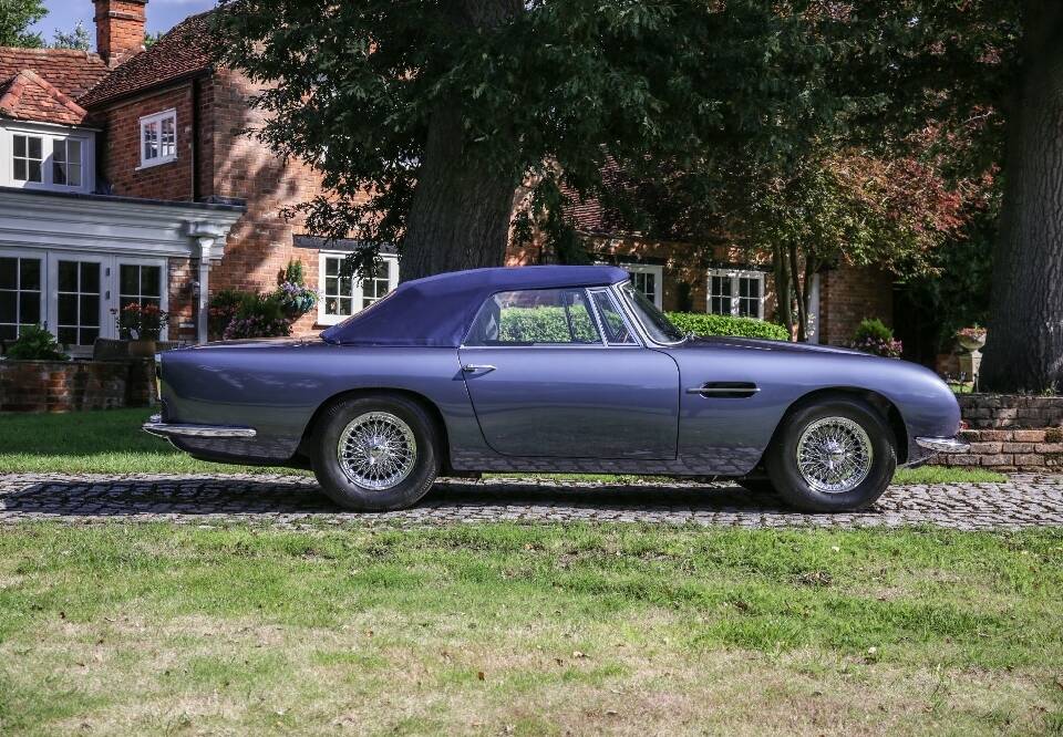 Image 5/30 de Aston Martin DB 6 Volante (1967)