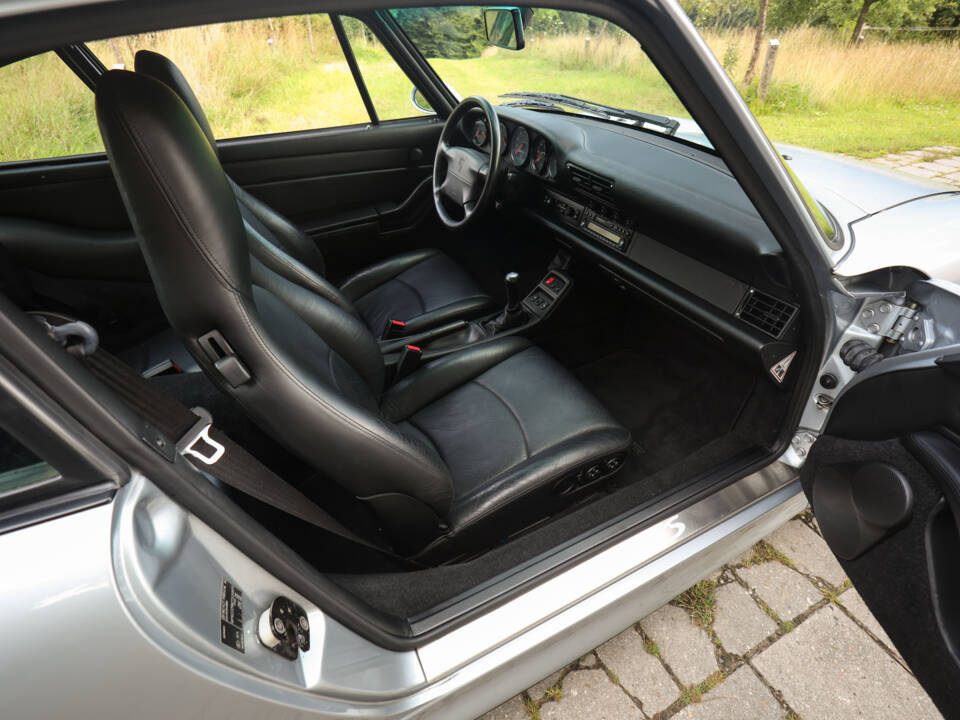 Image 15/90 de Porsche 911 Carrera 4S (1996)
