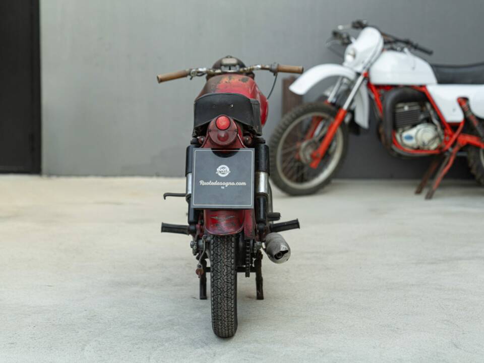 Imagen 3/25 de Moto Guzzi Stornello 125 (1961)
