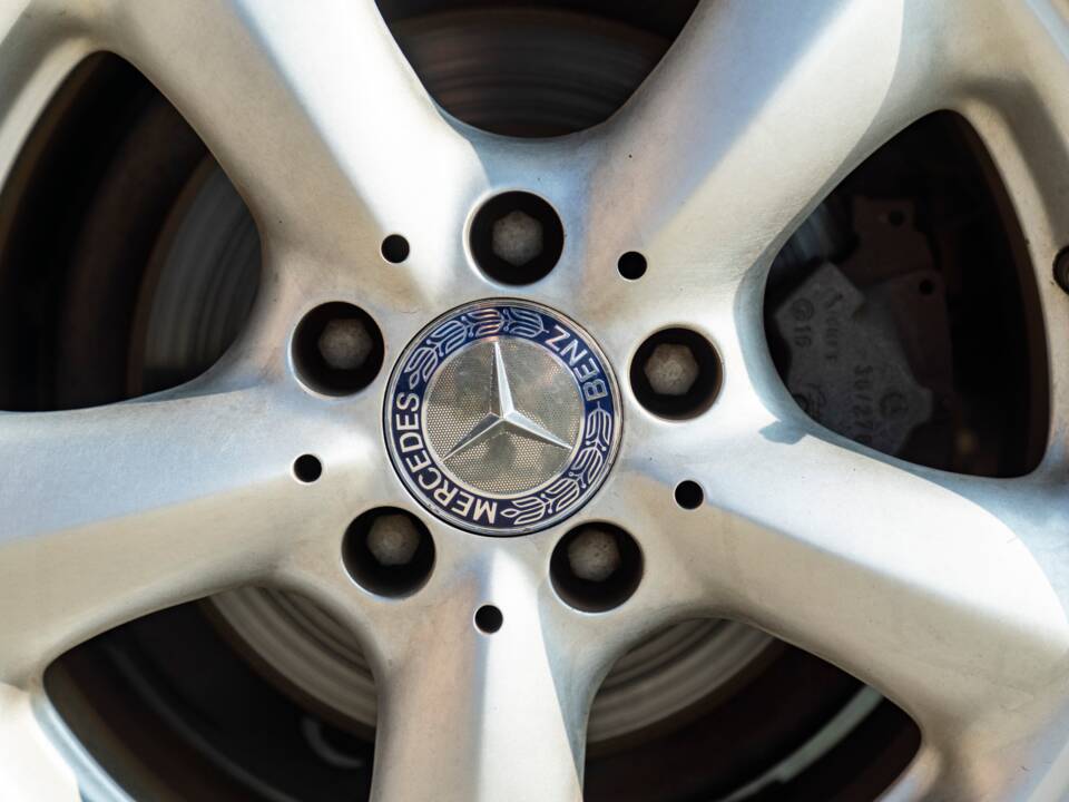 Image 11/48 of Mercedes-Benz SLK 320 (2001)