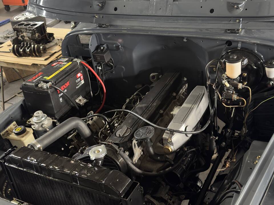 Image 44/50 of Toyota Land Cruiser BJ 40 (1981)