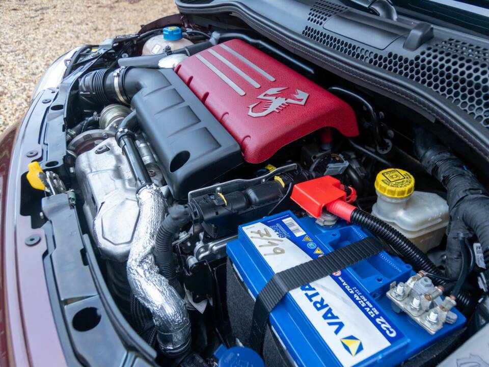 Afbeelding 35/50 van Abarth 695 "Edizione Maserati" (2013)