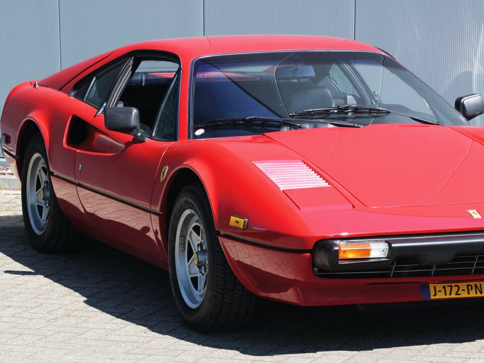 Image 25/61 of Ferrari 308 GTBi (1982)