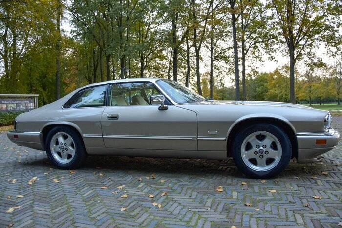 Image 4/7 of Jaguar XJS 4.0 (1995)