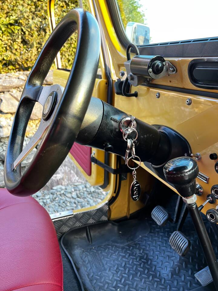 Image 36/88 de Jeep CJ-7 2.4L Diesel (1980)