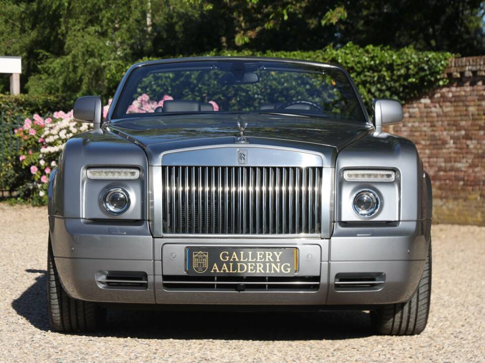Image 41/50 of Rolls-Royce Phantom DHC (2009)