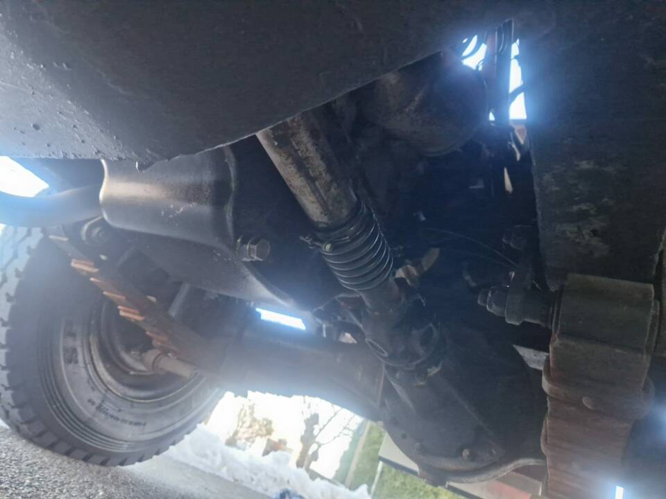 Image 51/54 of Land Rover 109 (1970)