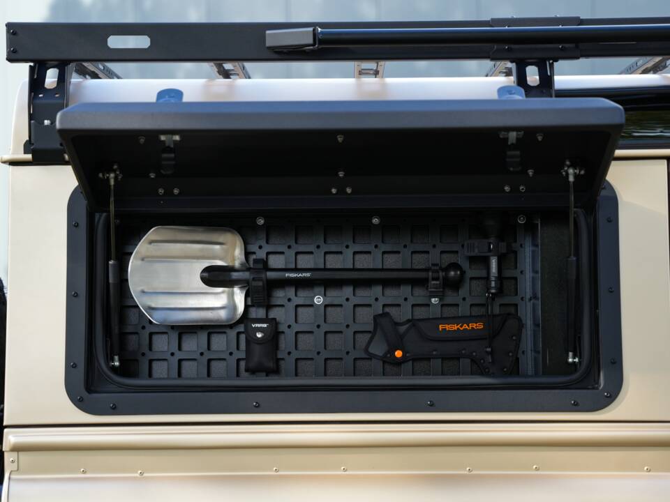 Bild 47/58 von Land Rover Defender 110 (2013)
