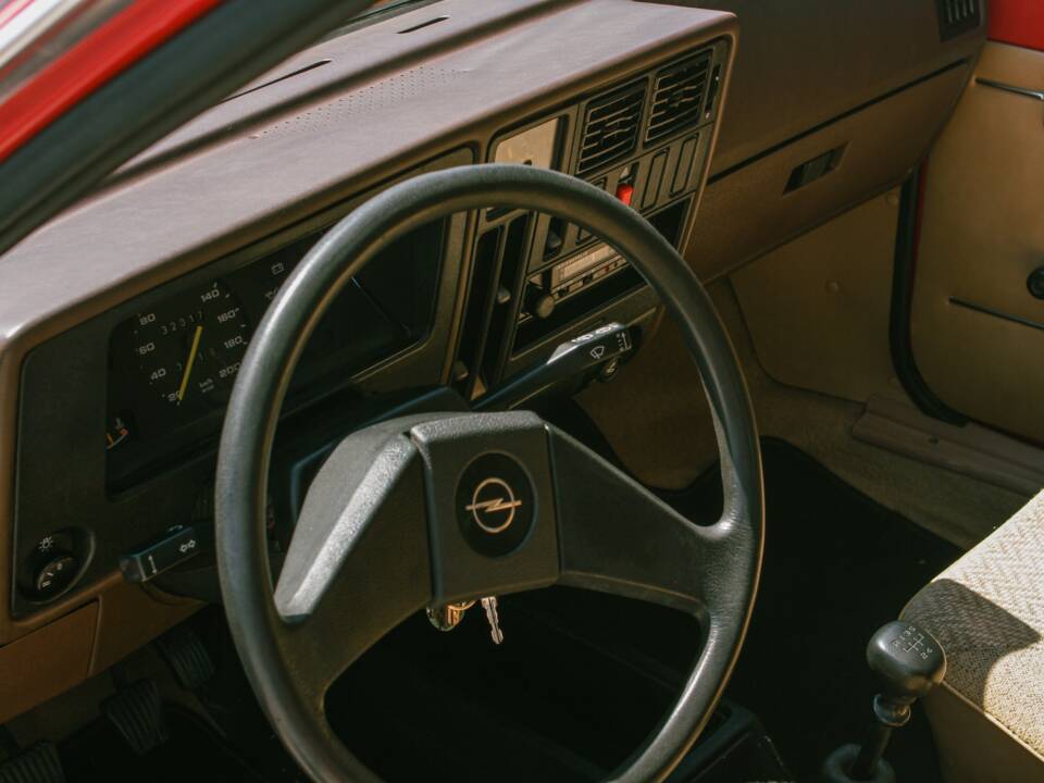 Imagen 18/26 de Opel Kadett 1,3 S (1984)