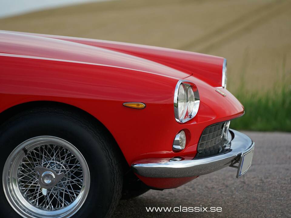 Imagen 14/29 de Ferrari 330 GT 2+2 (1964)