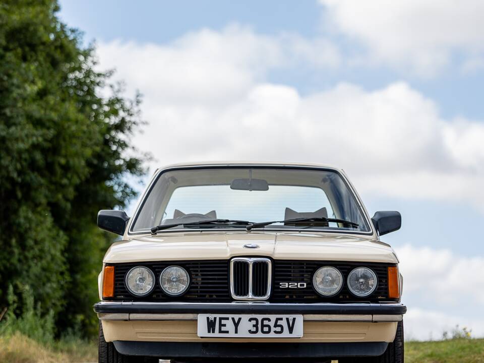 Image 19/48 of BMW 320/6 (1980)