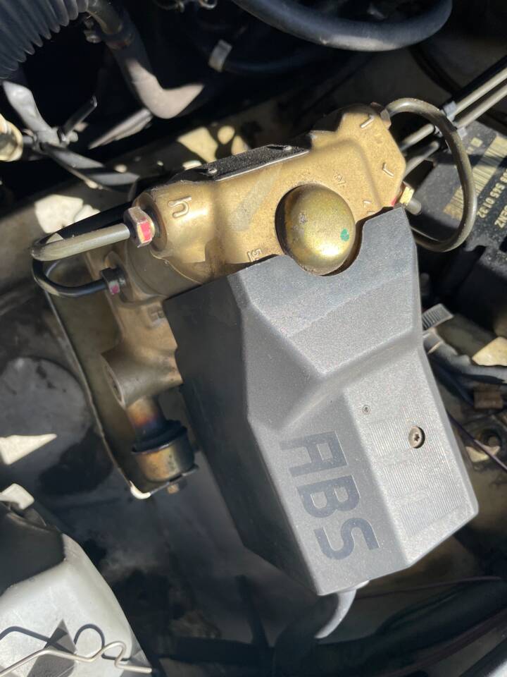 Image 41/57 of Mercedes-Benz 190 D 2.5 (1992)