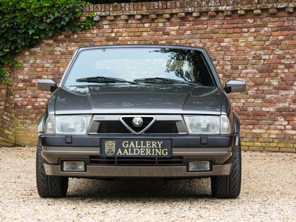 Image 28/50 of Alfa Romeo 75 3.0 V6 QV (1988)